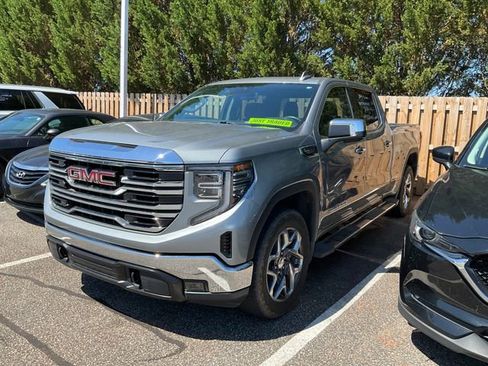 Used 2023 GMC Sierra 1500 SLT w/ SLT Premium Package AWD/4WD image 3