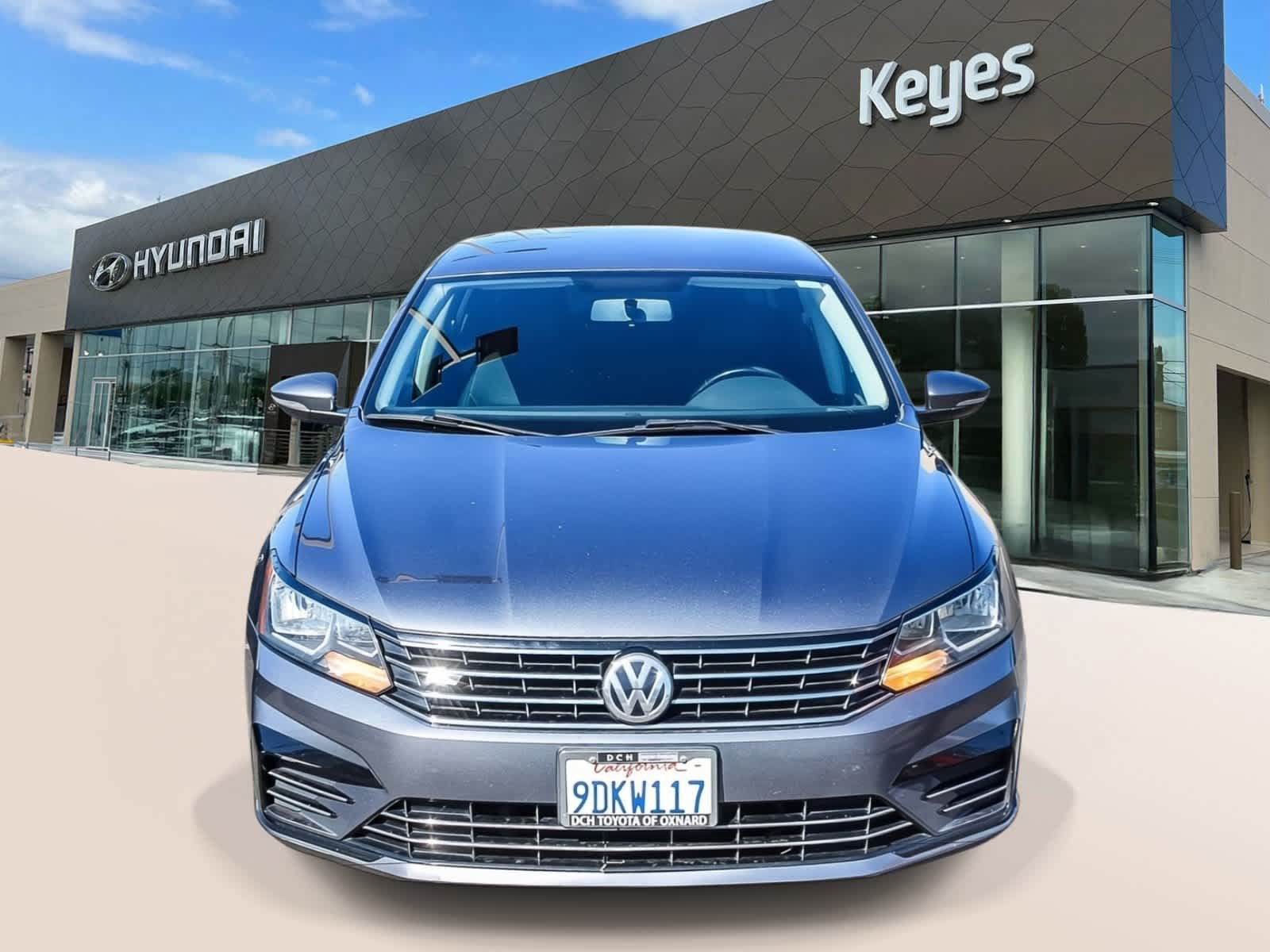 Used 2017 Volkswagen Passat 1.8T R-Line FWD image 2