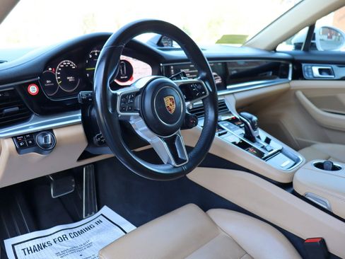 Used 2018 Porsche Panamera 4 w/ Premium Package Plus AWD/4WD image 11