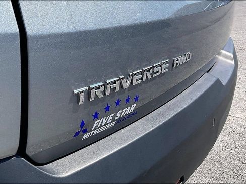 Used 2023 Chevrolet Traverse LT AWD/4WD image 8