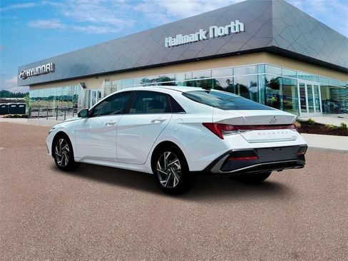 New 2025 Hyundai Elantra Limited FWD image 5