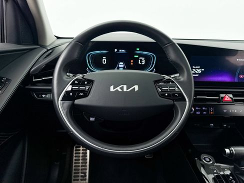 Used 2024 Kia Niro EX Touring FWD image 35