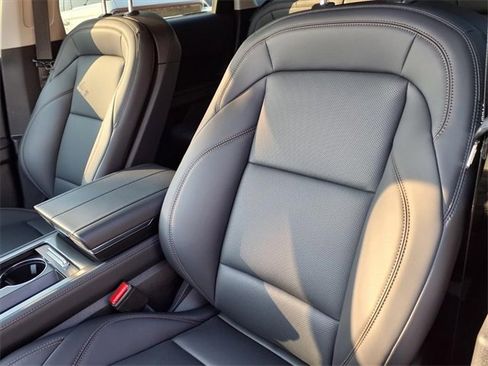 New 2026 Lincoln Nautilus Premier image 8