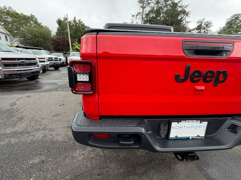 Used 2020 Jeep Gladiator Overland AWD/4WD image 39