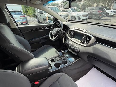 Used 2017 Kia Sorento FWD w/ LX Convenience Package image 15