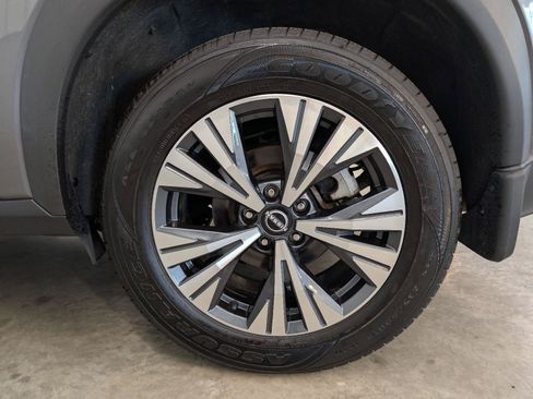 Used 2022 Nissan Rogue SV AWD/4WD image 48