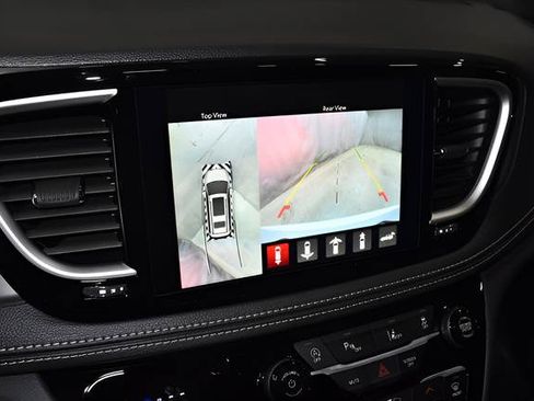 New 2026 Chrysler Pacifica Select AWD/4WD image 15