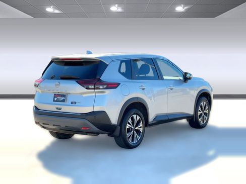 Used 2023 Nissan Rogue SV image 9