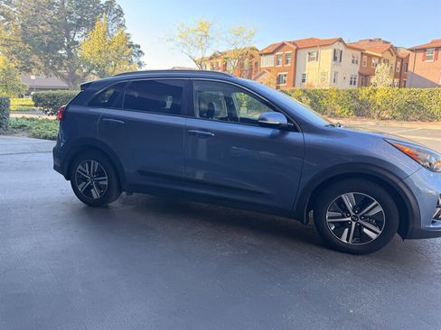 Used 2020 Kia Niro EX Premium image 6