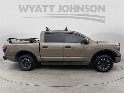 Used 2021 Nissan Titan PRO-4X w/ Pro-4x Convenience Package image 6