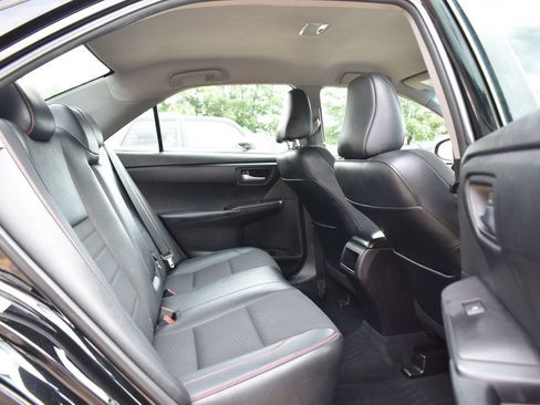 Used 2016 Toyota Camry SE FWD image 16