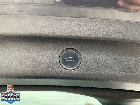 Used 2022 Tesla Model Y Performance AWD/4WD image 10