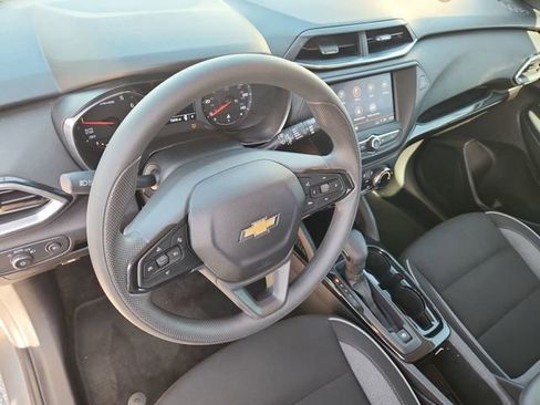 Used 2023 Chevrolet TrailBlazer LT FWD image 10