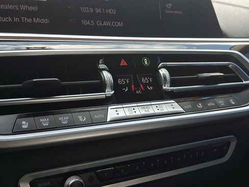 Used 2020 BMW X7 xDrive40i w/ Luxury Seating Package image 19