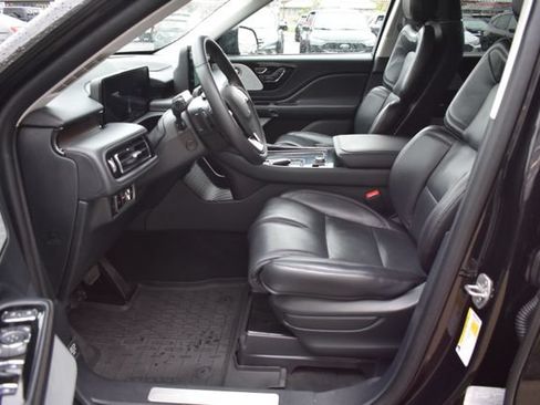 Used 2025 Lincoln Aviator Reserve w/ Equipment Group 201A AWD/4WD image 4