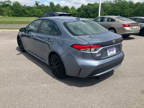 Used 2021 Toyota Corolla LE FWD image 5