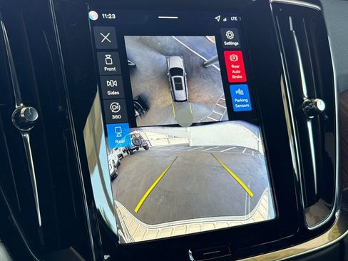 New 2026 Volvo V60 B5 Cross Country Plus w/ Climate Package image 19