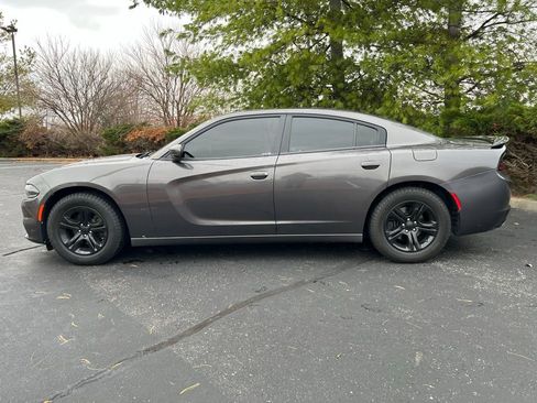 Used 2020 Dodge Charger SXT w/ Driver Convenience Group image 3