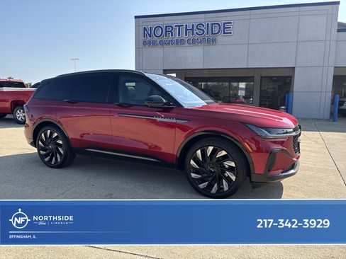 Used 2025 Lincoln Nautilus Reserve AWD/4WD image 1