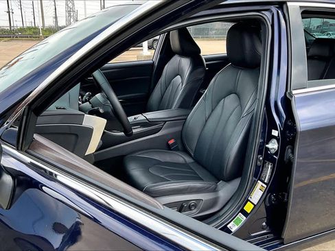 Used 2021 Toyota Avalon XLE w/ Carpet Mat Package (TMS) image 6