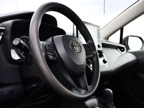 Used 2020 Toyota Corolla LE image 12