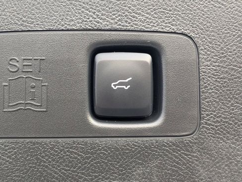 Used 2025 Lincoln Corsair FWD image 13