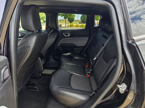 Used 2025 Jeep Compass Latitude w/ Sun & Sound Group AWD/4WD image 15
