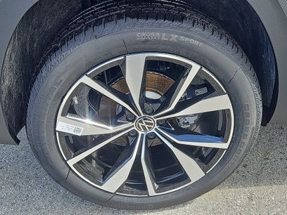 New 2026 Volkswagen Atlas Cross Sport SEL Premium R-Line