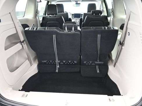 Used 2024 Chrysler Pacifica Touring-L FWD image 14