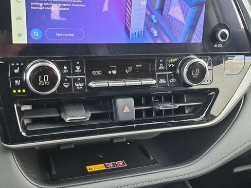 Certified 2026 Toyota Highlander Platinum AWD/4WD image 15