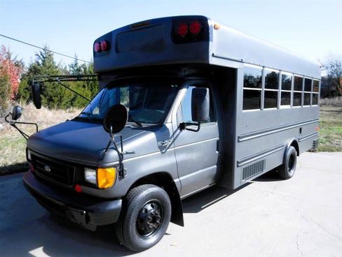 Used 2003 Ford E-450 and Econoline 450 Super Duty image 9