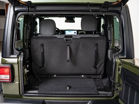 Used 2024 Jeep Wrangler Sport S image 17