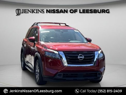 Certified 2023 Nissan Pathfinder SV FWD image 15