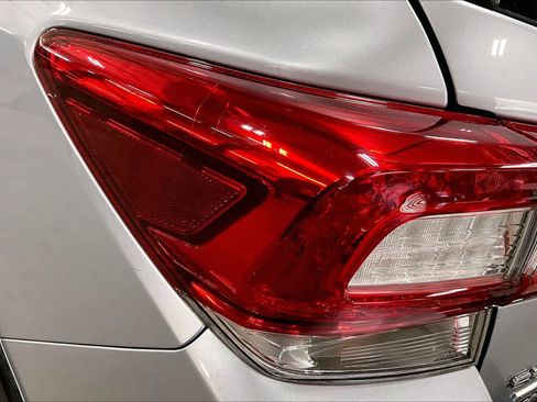 Used 2019 Subaru Crosstrek 2.0i Premium w/ Eyesight System image 27