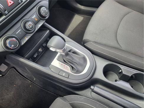 Used 2024 Kia Forte LXS w/ LXS Technology Package FWD image 18