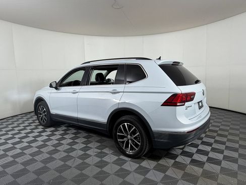Used 2018 Volkswagen Tiguan SE AWD/4WD image 3