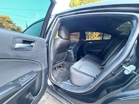 Used 2015 Dodge Charger SE w/ Sport Appearance Group RWD image 34