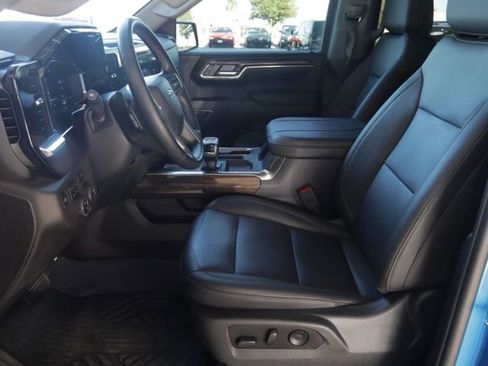 Used 2025 Chevrolet Silverado 1500 LT Trail Boss w/ Convenience Package II image 8