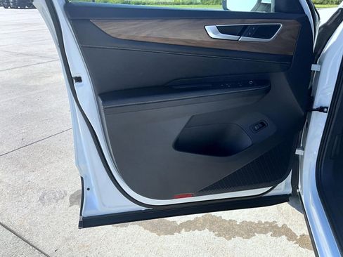 Used 2024 Volkswagen Atlas SE image 10