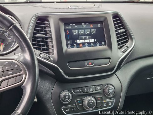 Used 2020 Jeep Cherokee Latitude w/ Cold Weather Group image 21