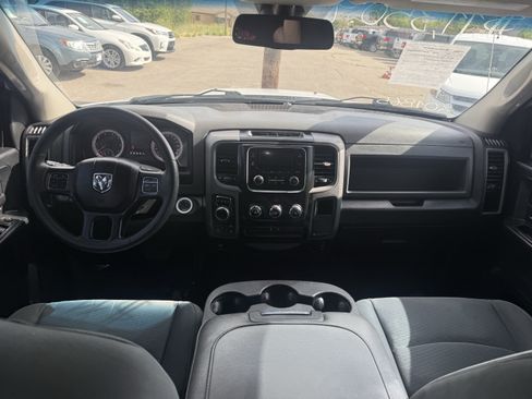 Used 2018 RAM 1500 Express AWD/4WD image 9