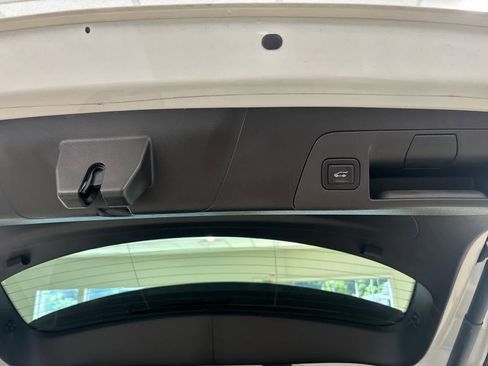 Used 2023 Buick Envision Essence w/ Technology Package I AWD/4WD image 10