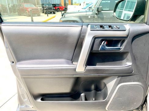 Used 2024 Toyota 4Runner SR5 AWD/4WD image 10