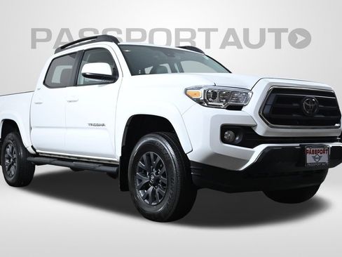 Used 2023 Toyota Tacoma SR5 image 3