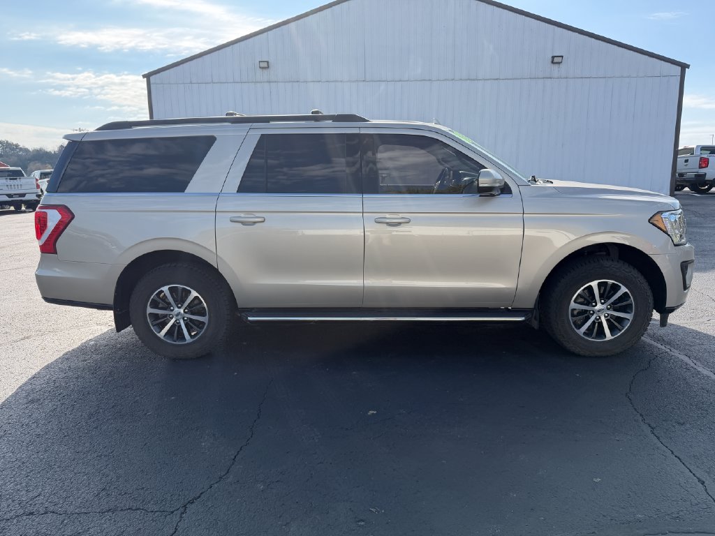 Used 2018 Ford Expedition Max XLT w/ Equipment Group 202A AWD/4WD image 4