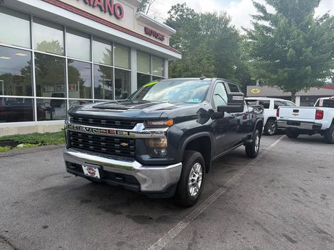 Used 2020 Chevrolet Silverado 2500 LT w/ Fleet Comfort Package AWD/4WD image 2