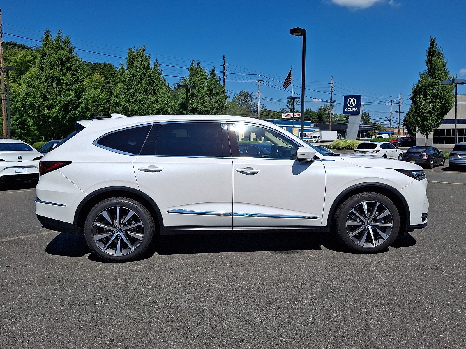 Certified 2025 Acura MDX w/ Technology Package AWD/4WD image 7