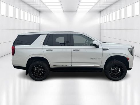 Used 2023 GMC Yukon SLT AWD/4WD image 4