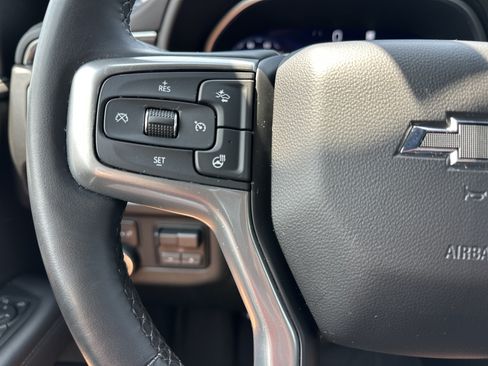 Used 2023 Chevrolet Tahoe Z71 w/ Luxury Package AWD/4WD image 19