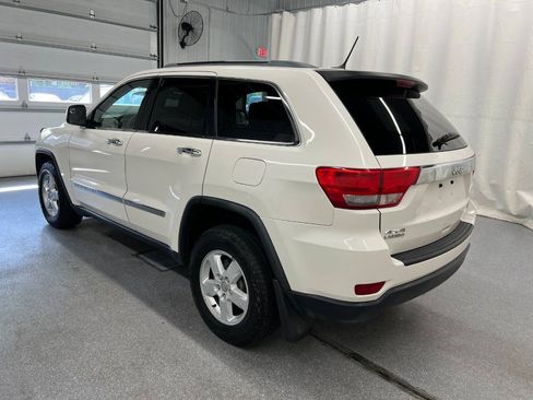 Used 2012 Jeep Grand Cherokee Laredo w/ Laredo E Group AWD/4WD image 6